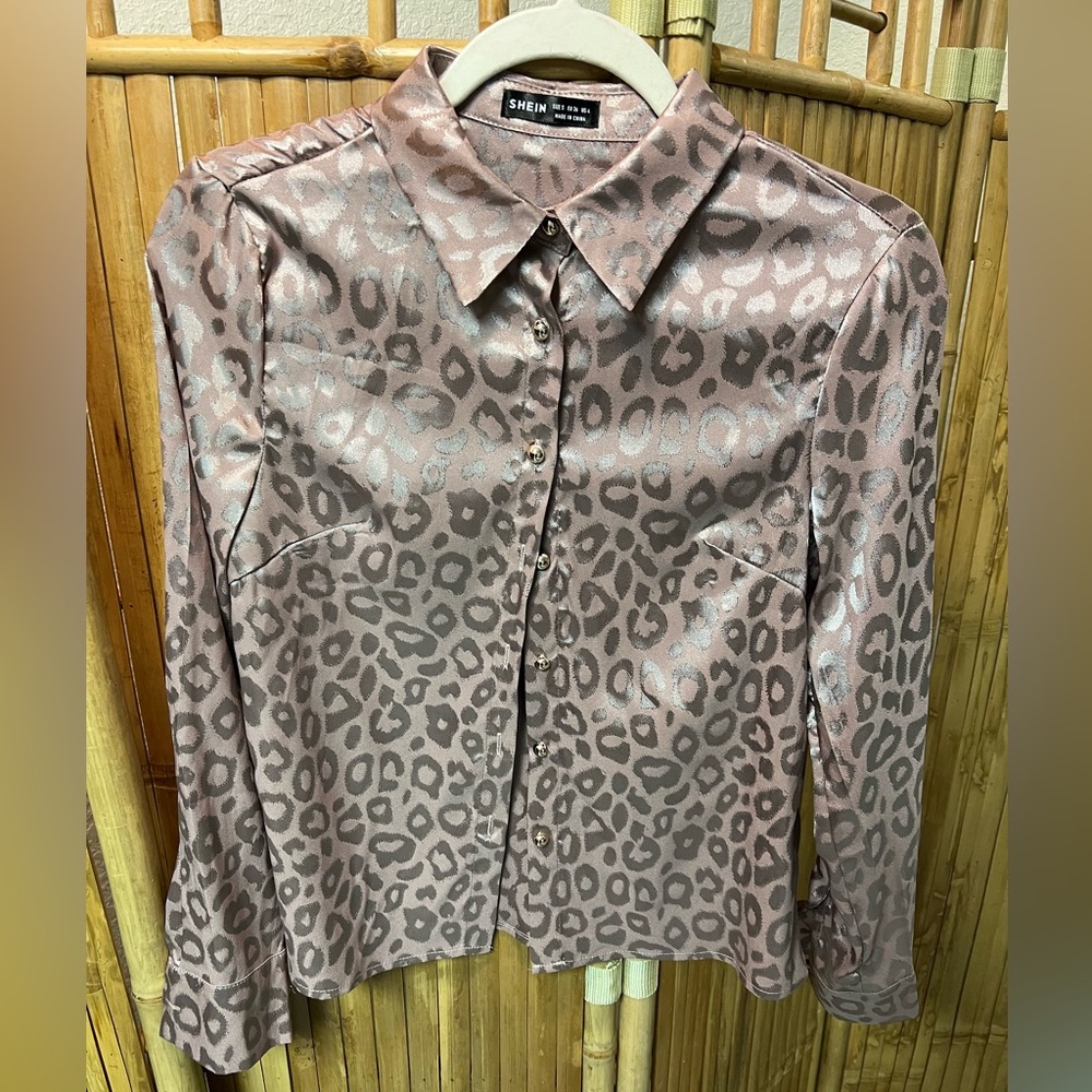 Shein blouse. Small/ mauve. Silver round buttons. Animal print